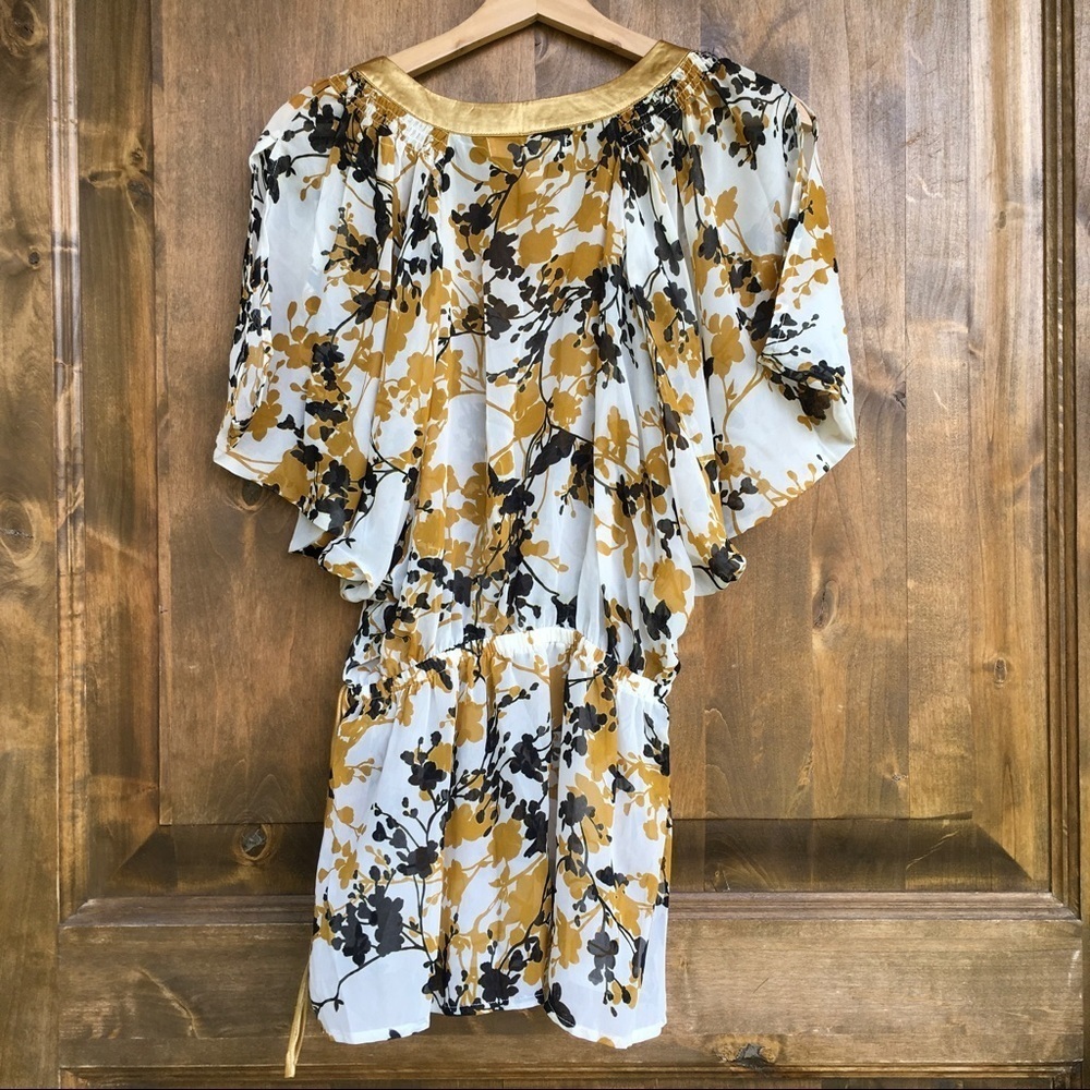 Women's small sheer butterfly sleeve blouse 🌼 - Picture 3 of 6